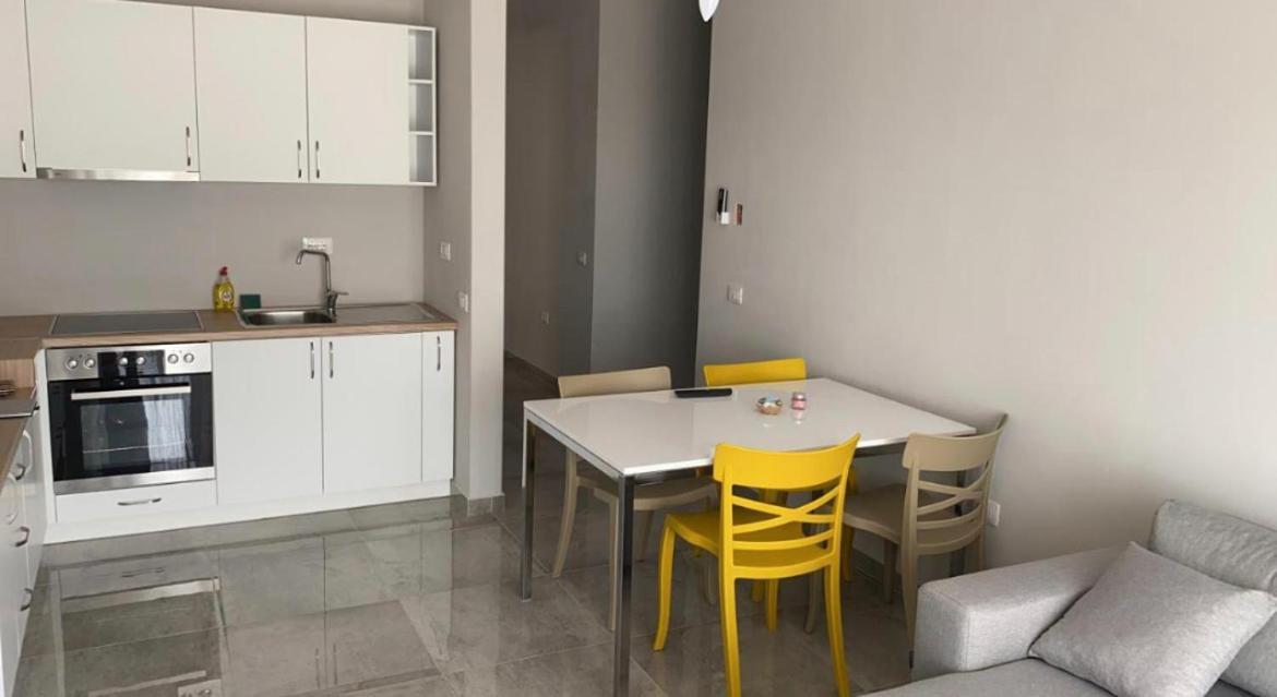 Emma'S Apartments Tirana Bagian luar foto