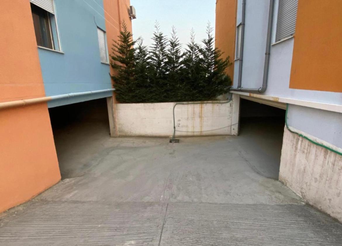 Emma'S Apartments Tirana Bagian luar foto