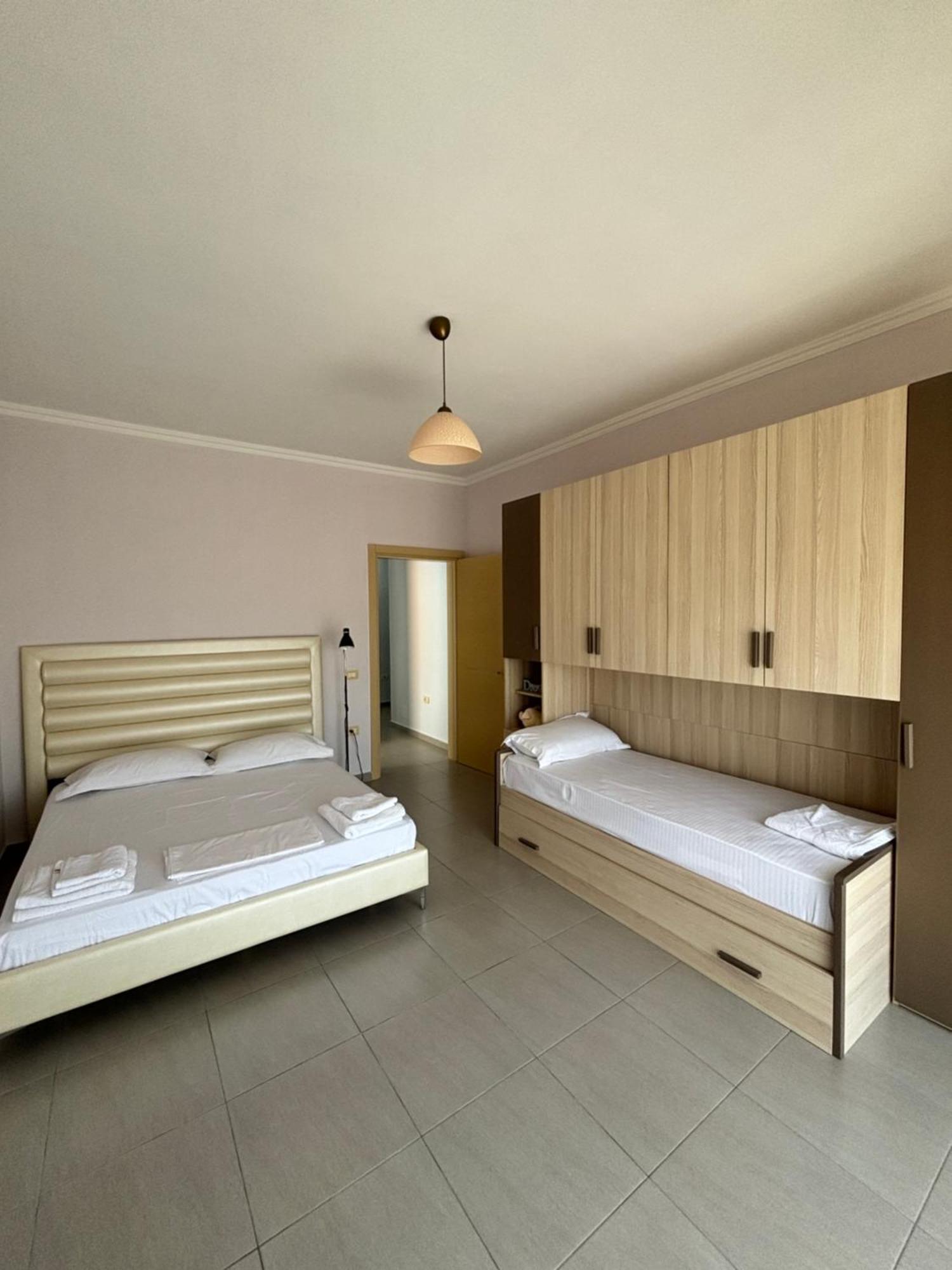 Emma'S Apartments Tirana Bagian luar foto