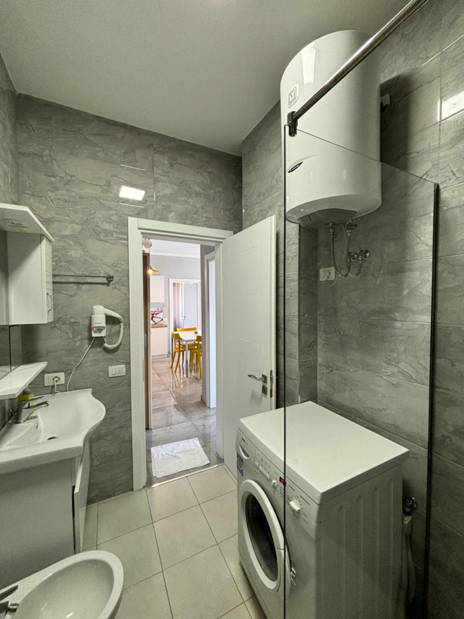 Emma'S Apartments Tirana Bagian luar foto